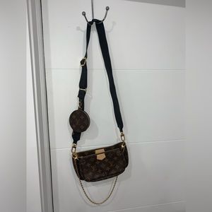 💜SELLING LV MULTI POCHETTE💜